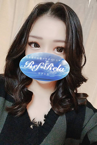 雛形りほ